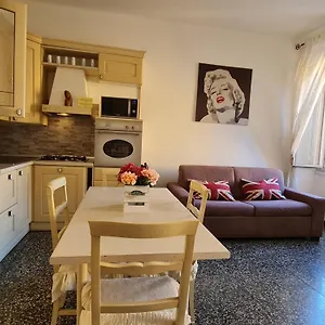  Apartment Cairoli Italy
